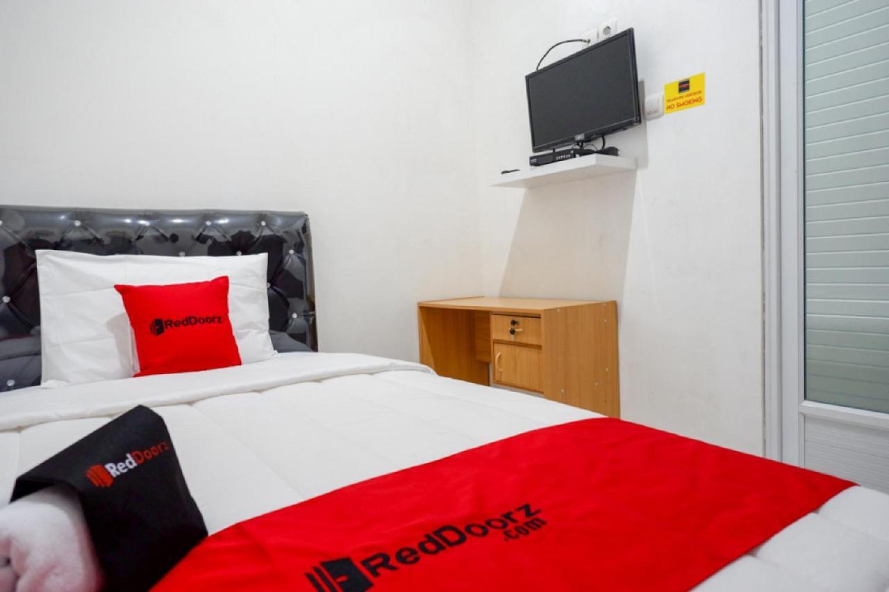 Reddoorz Hostel Near Kota Lama Semarang Eksteriør billede