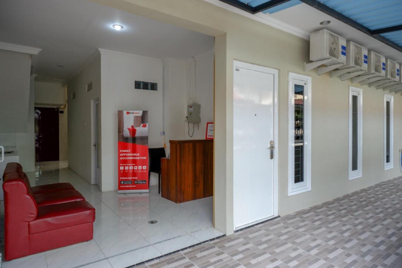 Reddoorz Hostel Near Kota Lama Semarang Eksteriør billede