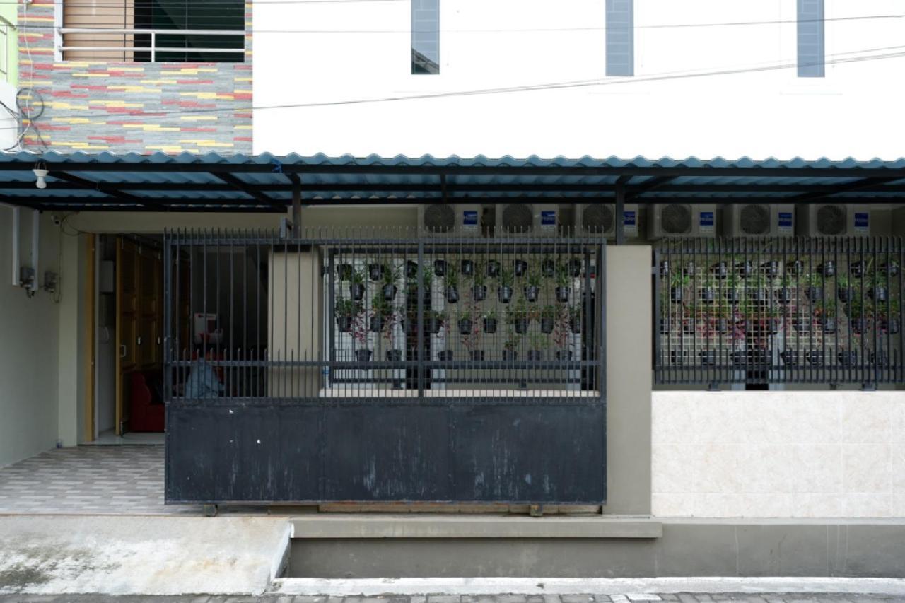 Reddoorz Hostel Near Kota Lama Semarang Eksteriør billede