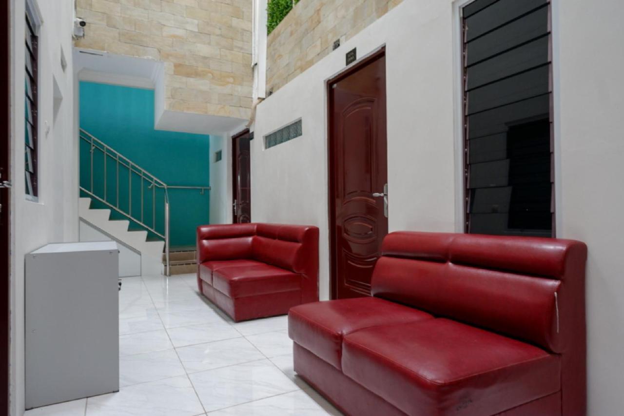 Reddoorz Hostel Near Kota Lama Semarang Eksteriør billede