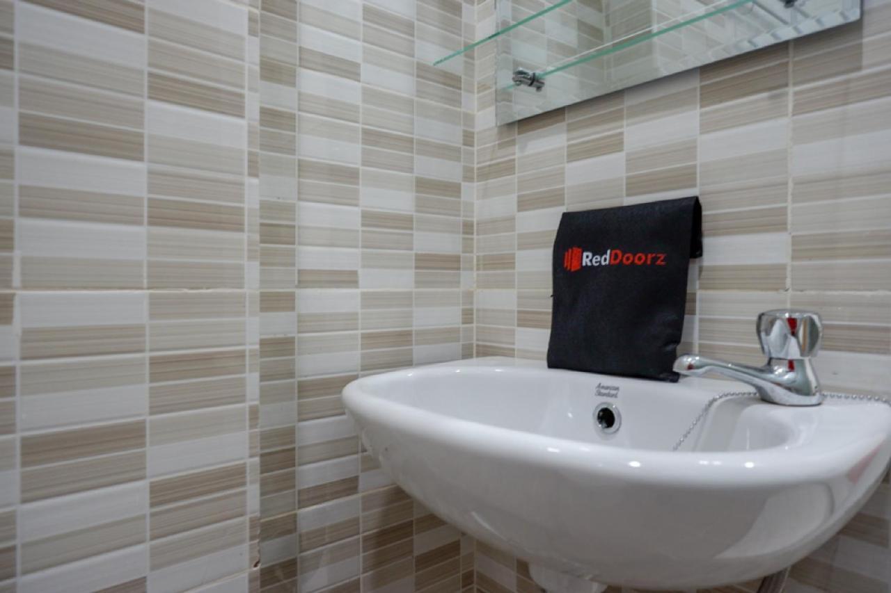 Reddoorz Hostel Near Kota Lama Semarang Eksteriør billede