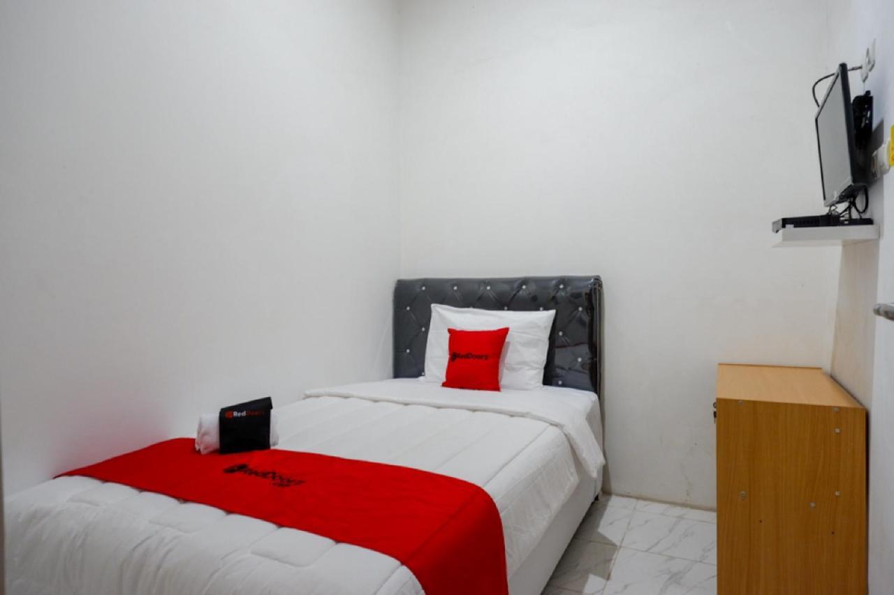 Reddoorz Hostel Near Kota Lama Semarang Eksteriør billede