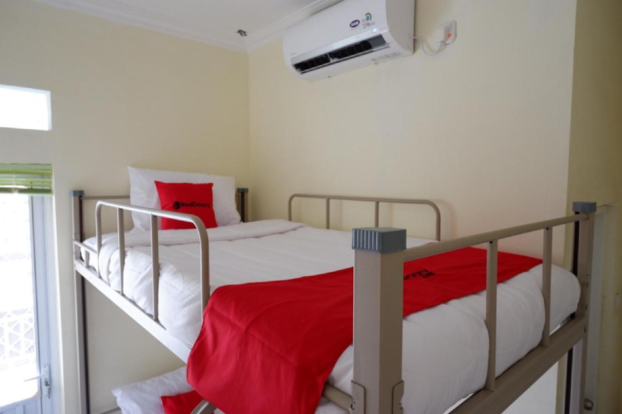Reddoorz Hostel Near Kota Lama Semarang Eksteriør billede