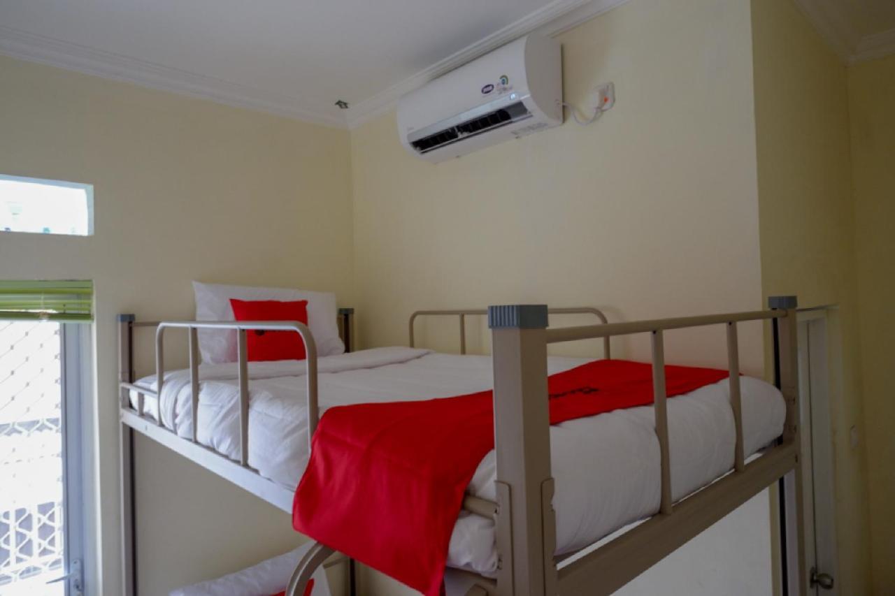 Reddoorz Hostel Near Kota Lama Semarang Eksteriør billede
