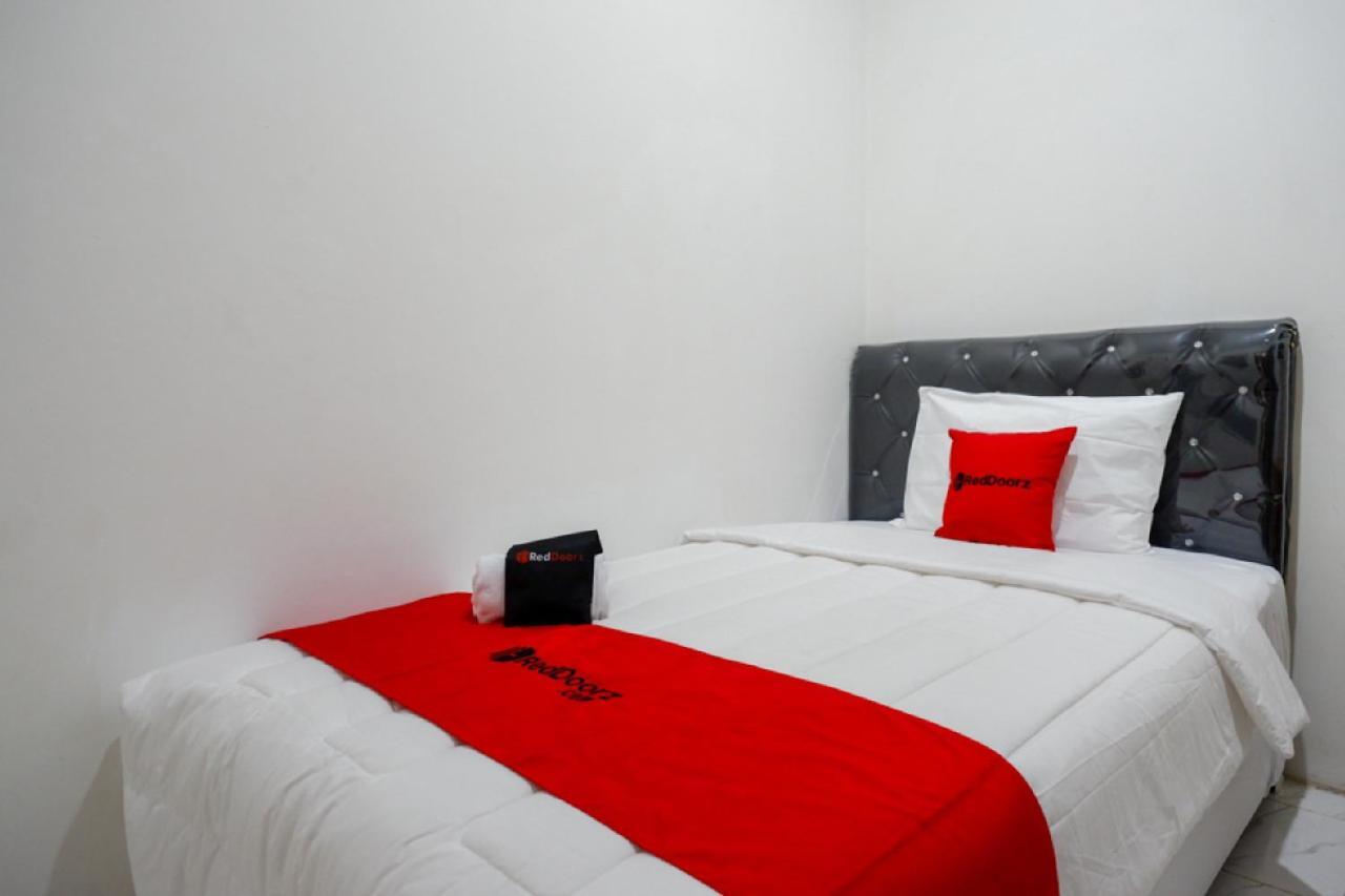 Reddoorz Hostel Near Kota Lama Semarang Eksteriør billede