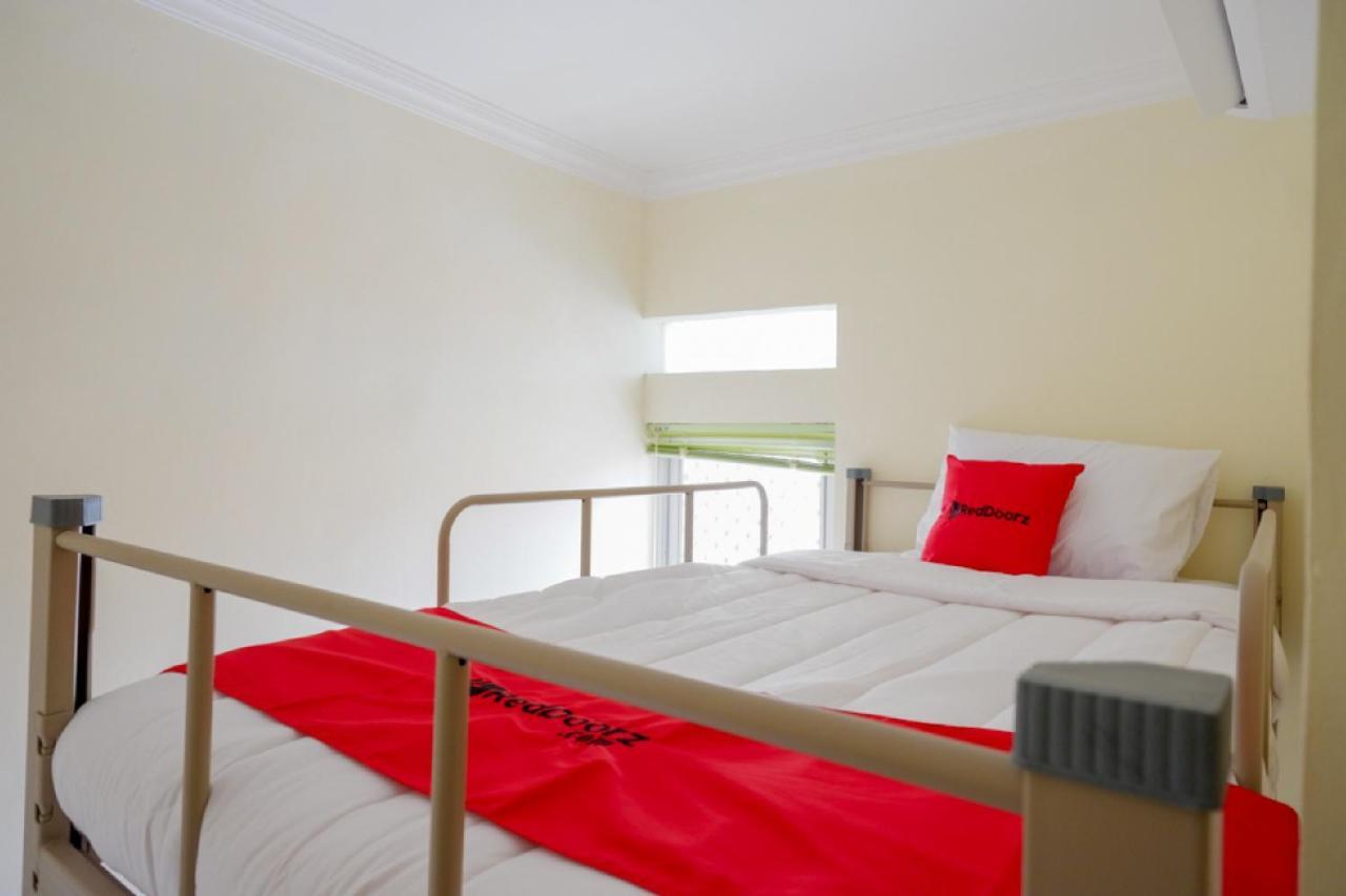 Reddoorz Hostel Near Kota Lama Semarang Eksteriør billede