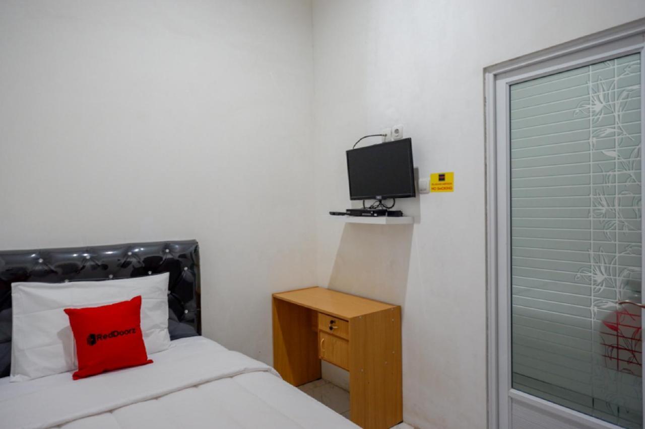 Reddoorz Hostel Near Kota Lama Semarang Eksteriør billede