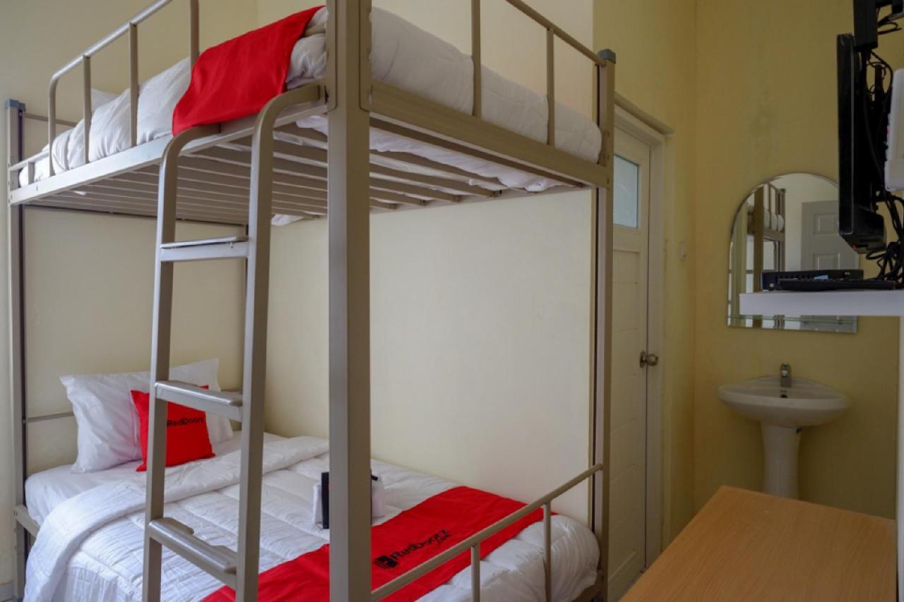 Reddoorz Hostel Near Kota Lama Semarang Eksteriør billede